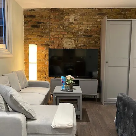 Cosy Studio Flat With Balcony In Heart Of Londres Exterior foto