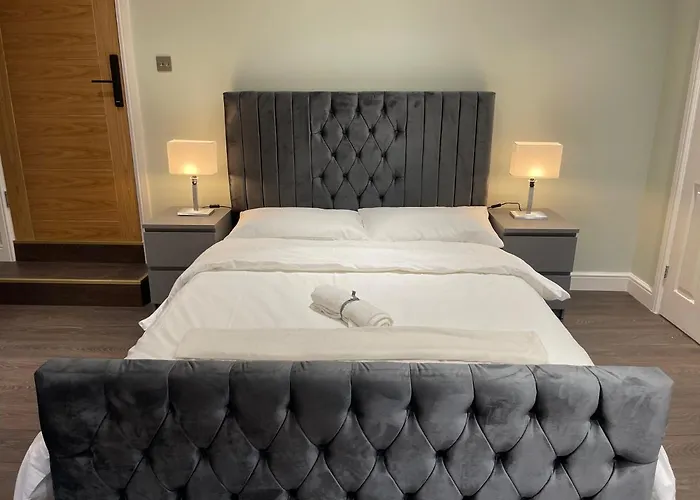 Cosy Studio Flat With Balcony In Heart Of London